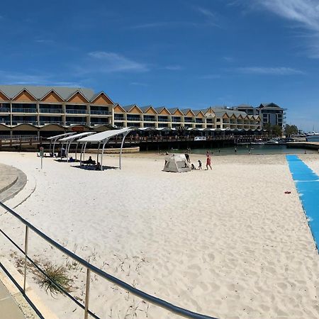 Apartamento The Hutt On Mandurah Marina Exterior foto