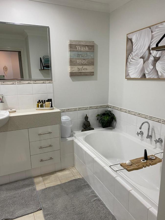 Apartamento The Hutt On Mandurah Marina Exterior foto