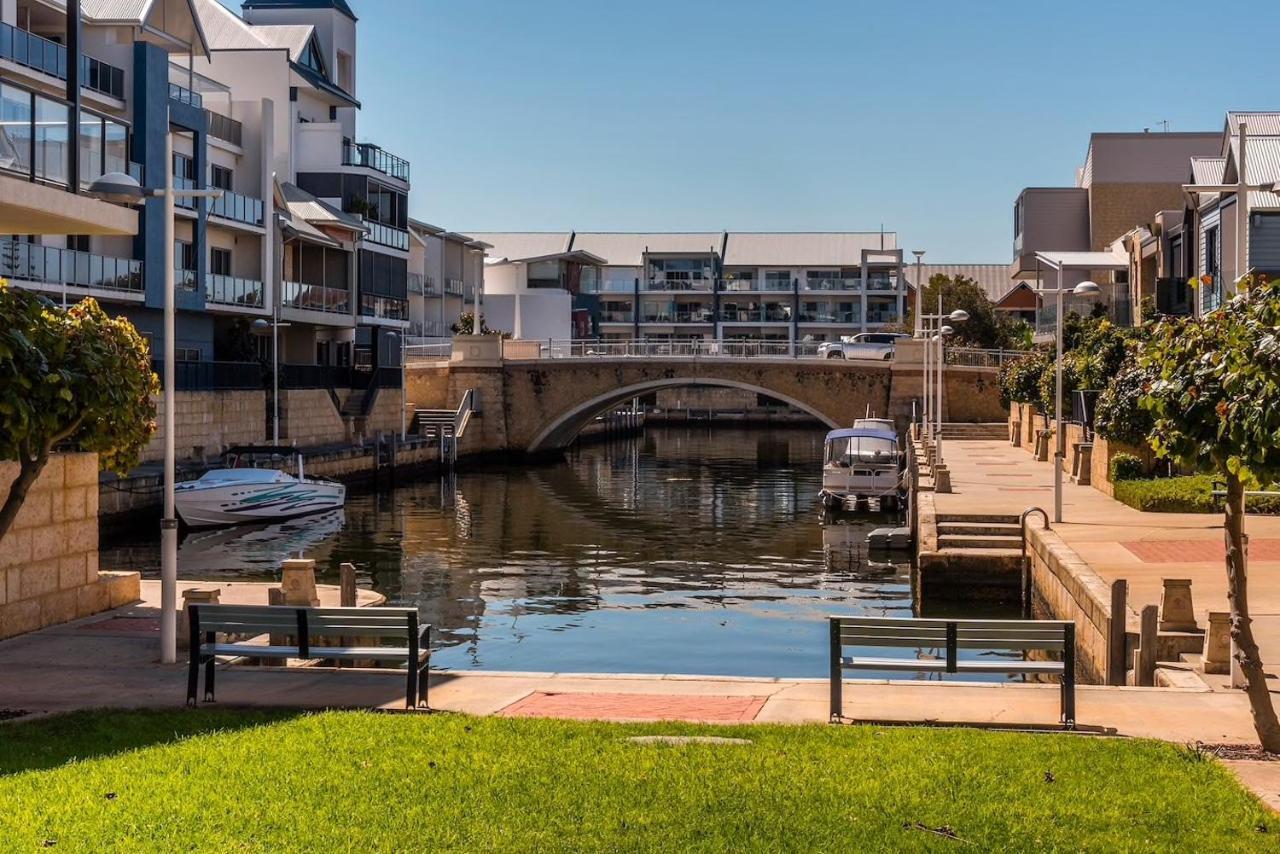 Apartamento The Hutt On Mandurah Marina Exterior foto